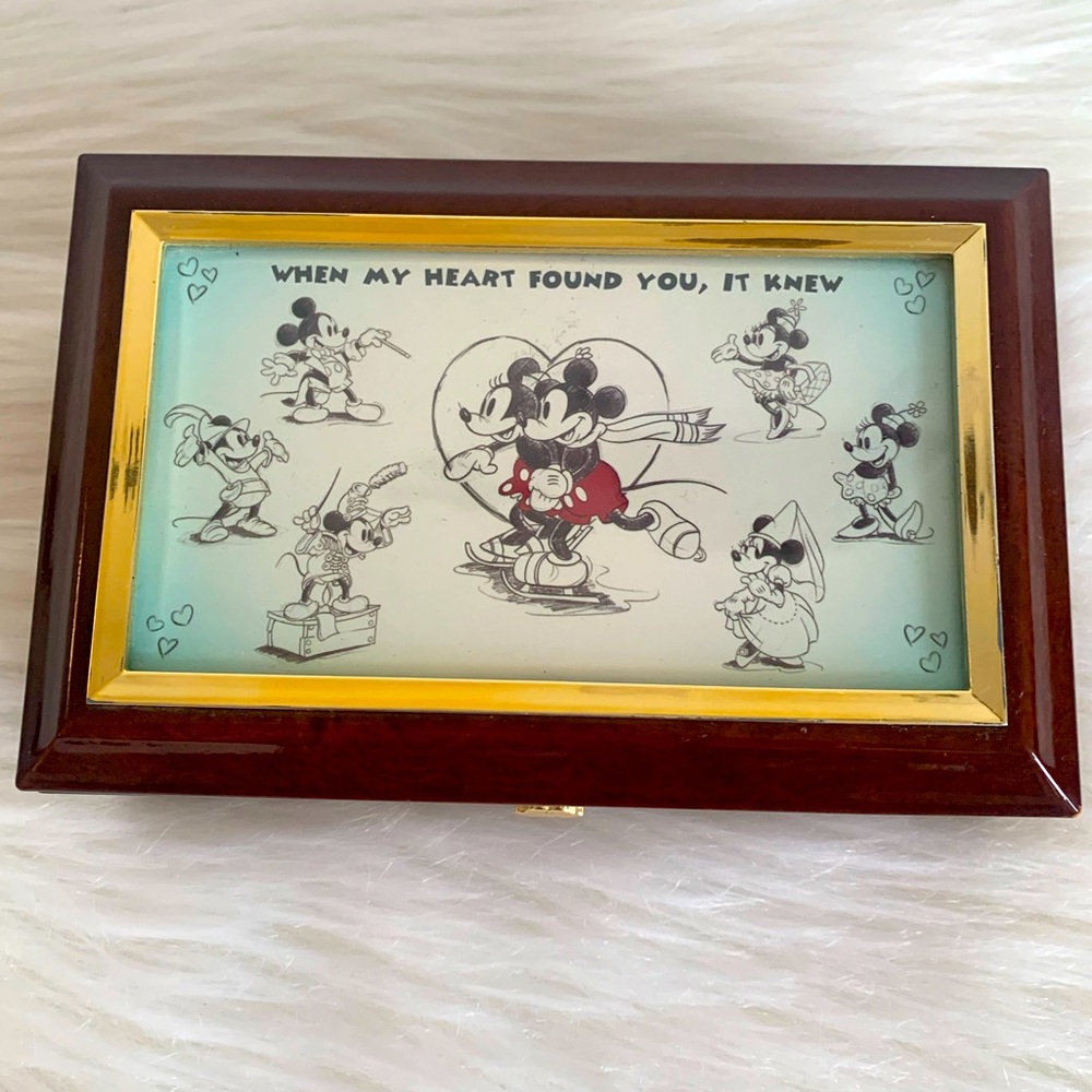 Brad Exchange Disney Collectable Sweetheart Music Box Mickey & Minnie
